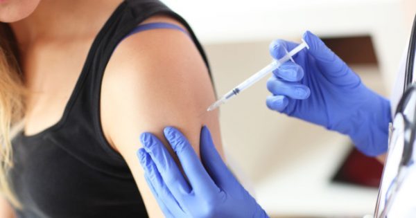 Featured Image for Ιλαρά: Ένας στους δύο Ευρωπαίους ακόμα φοβούνται τα εμβόλια