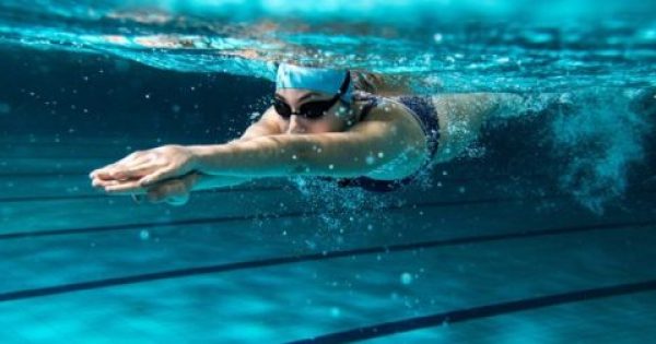 Γιατί η κολύμβηση είναι «φάρμακο» για τον οργανισμό