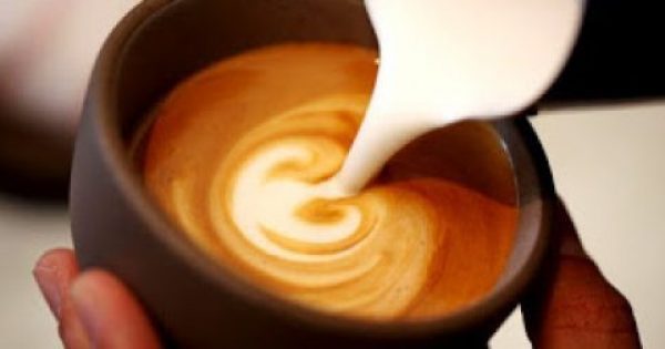 Featured Image for 10 μεγάλες αλήθειες για όσους βάζουν γάλα στον καφέ τους