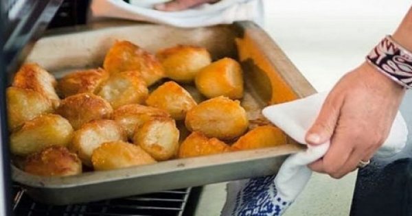 Πατάτες φούρνου τραγανές σαν τηγανιτές με ένα απλό κολπάκι!