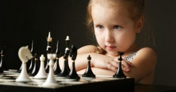 5 υπέροχοι λόγοι για να μάθετε στο παιδί σας να παίζει σκάκι