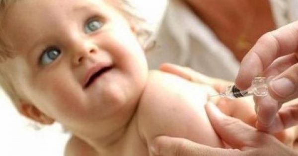 Φαρμακοποιοί προς υπουργεία Υγείας και Παιδείας: Μην ακυρώνετε τον εμβολιασμό των παιδιών