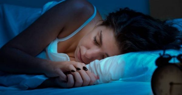Γιατρός μοιράζεται το μυστικό για το πώς να κοιμάσαι σε… 60 δευτερόλεπτα!!!