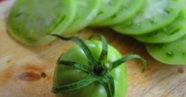 Έρευνα: Η πράσινη ντομάτα μας κάνει πιο αδύνατες και γυμνασμένες!