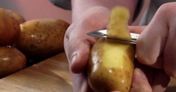 Μην πετάτε τις φλούδες από τις πατάτες που καθαρίζετε – Δείτε γιατί!
