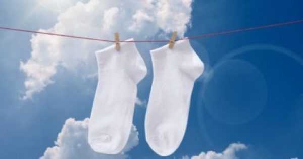 Έτσι θα Κάνετε τις Βρώμικες Λευκές Κάλτσες σας… Πεντακάθαρες! 