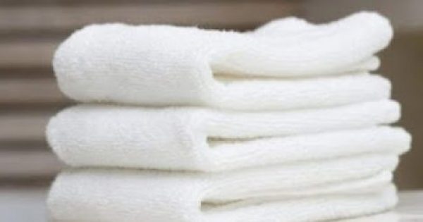 3 tips για να μένουν πάντα λευκές και αφράτες οι πετσέτες