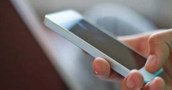 Τρεις μύθοι για την μπαταρία του κινητού που ακόμη πιστεύουμε
