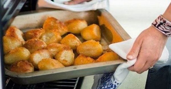 Πατάτες φούρνου τραγανές σαν τηγανιτές με ένα απλό κολπάκι!