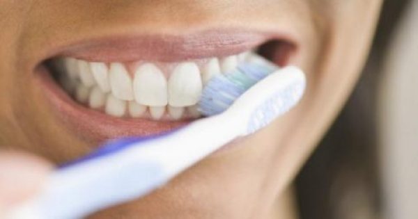 Μυστικά για το σωστό βούρτσισμα δοντιών