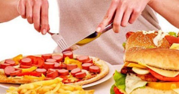 Τι συμβαίνει στο σώμα μας κάθε φορά που τρώμε fast food
