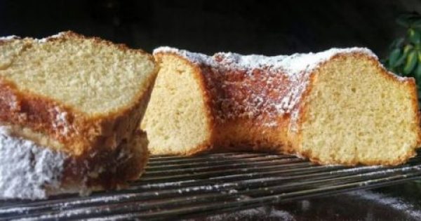 Το πιο αφράτο και εύκολο κέικ βανίλιας (Video)