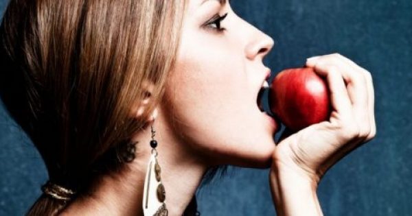4 διαιτολόγοι αποκαλύπτουν το μοναδικό πράγμα που πρέπει να σταματήσεις να τρως