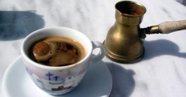 Ο ελληνικός καφές είναι ένα από τα μυστικά της μακροζωίας!