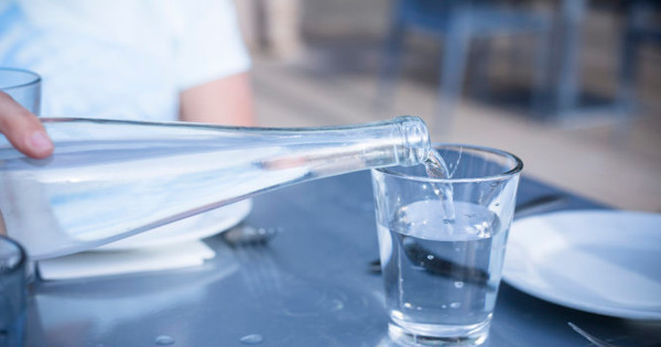 5 Παράξενοι Τρόποι Που Το Σώμα Σας Λέει Να Πίνετε Περισσότερο Νερό!
