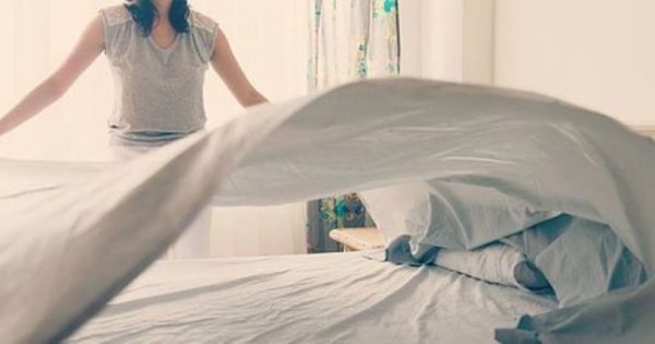 Featured Image for Γιατί πρέπει να στρώνετε το κρεβάτι σας κάθε πρωί