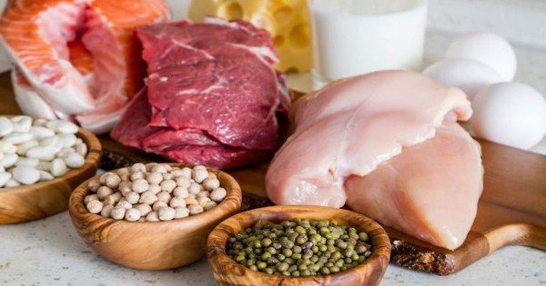 Featured Image for Πρωτεΐνη: 7 σημάδια ότι τρώτε περισσότερη απ’ όση χρειάζεστε