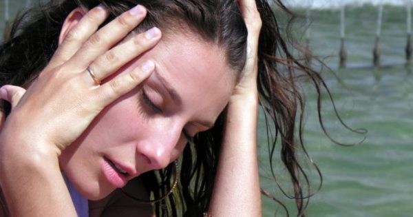 Featured Image for Γιατί με την ζέστη έχετε πιο συχνούς πονοκεφάλους – Τι συμβαίνει στο σώμα