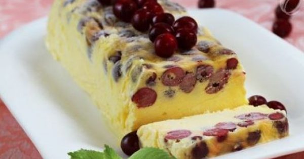 Featured Image for Παγωμένος κορμός semifreddo με κεράσια